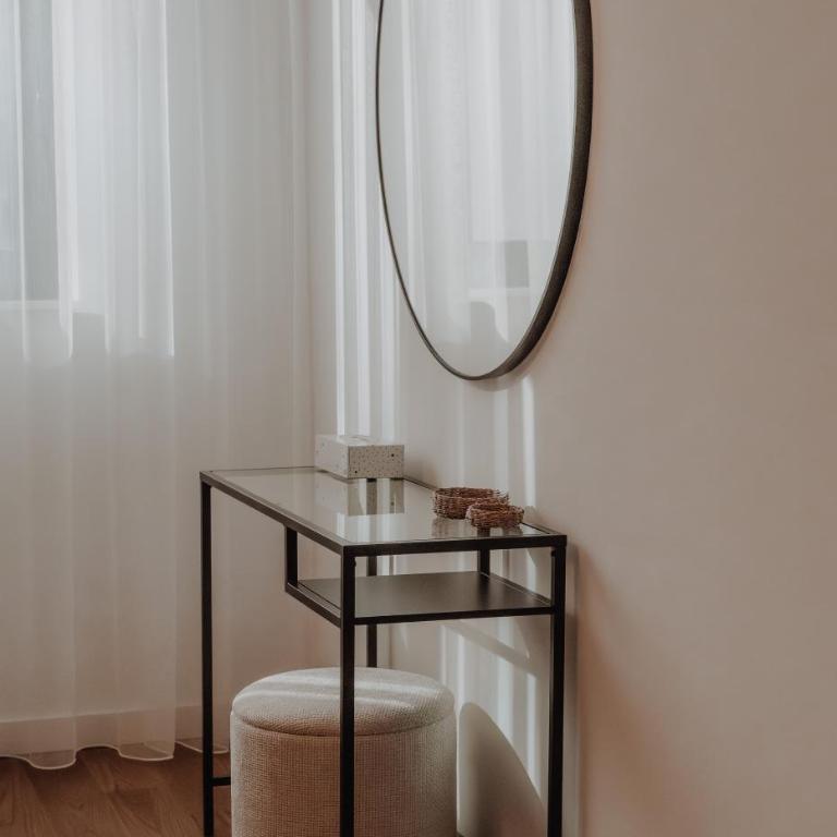 BLuxe Residence - One-Bedroom Apartment - 43