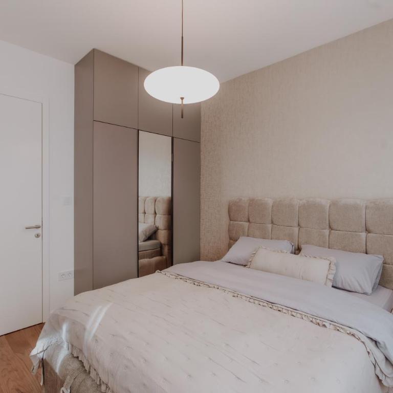 BLuxe Residence - One-Bedroom Apartment - 2