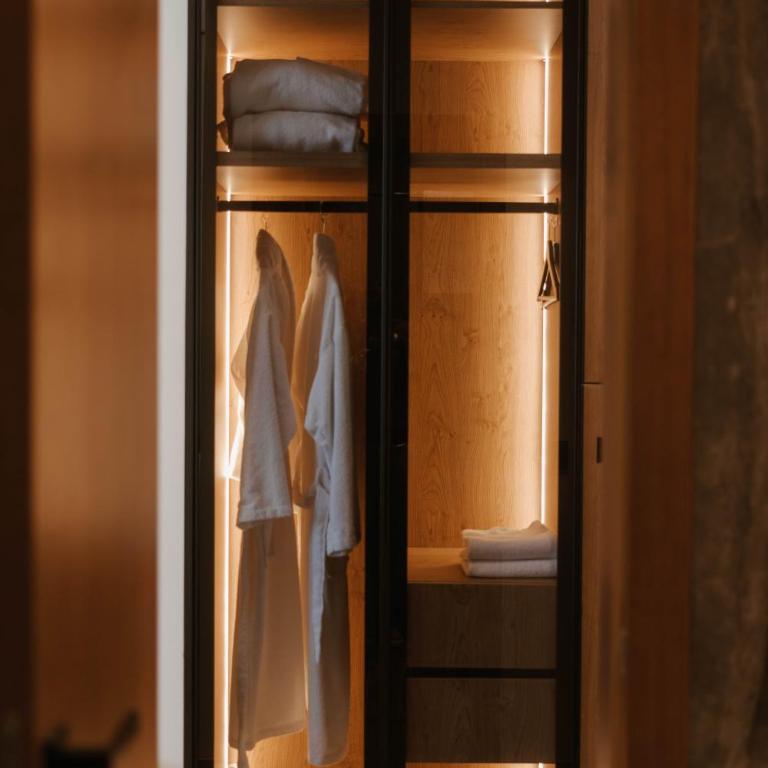 Tradicija Hotel - Dvokrevetna Soba sa Bračnim Krevetom i Sopstvenim Kupatilom - 12