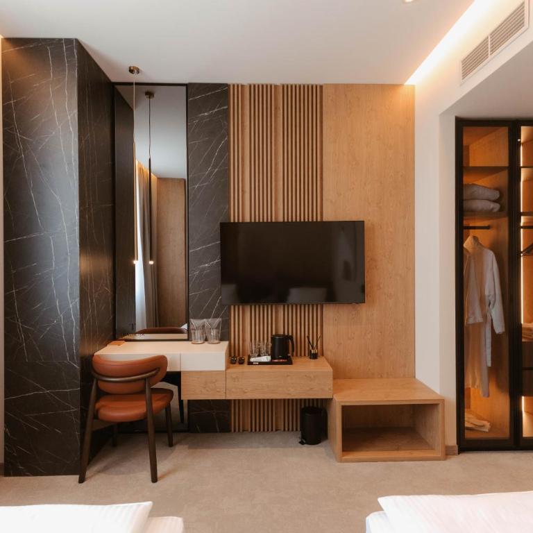 Tradicija Hotel - Dvokrevetna Soba sa Zasebnim Krevetom i Sopstvenim Kupatilom - 17
