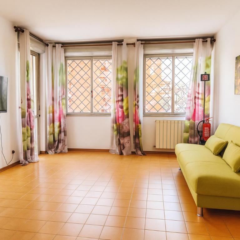 -10 minutes from the station- - 5 beds- - Apartment mit 3 Schlafzimmern - 14