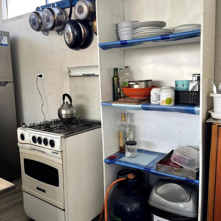 Estudiantes UTP o Voluntarios Hab vista a los Volcanes y terraza baño compartido - Single Room with Shared Bathroom - 28