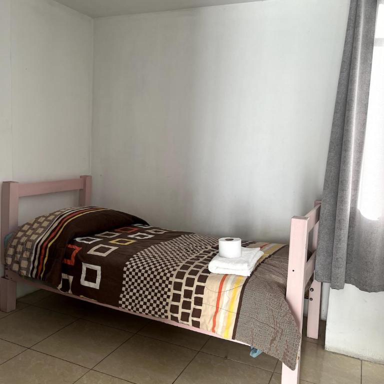 Estudiantes UTP o Voluntarios Hab vista a los Volcanes y terraza baño compartido - Single Room with Shared Bathroom - 5