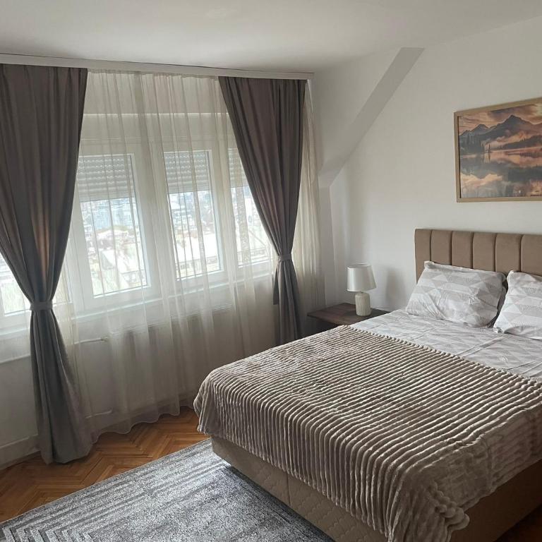 Panorama centar, free parking - Two-Bedroom Apartment - 12