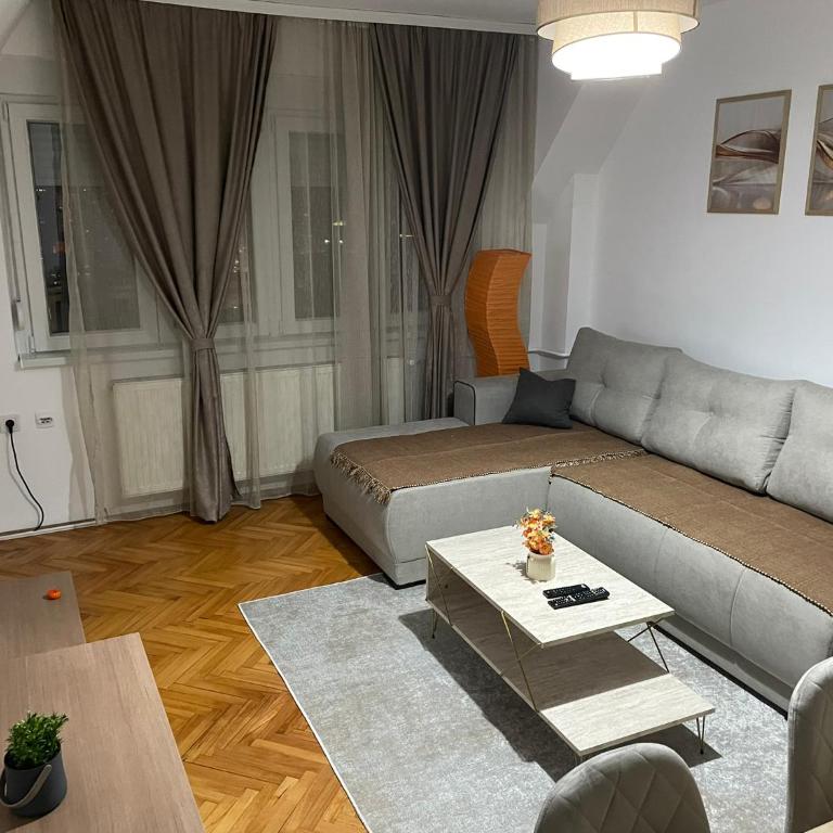 Panorama centar, free parking - Two-Bedroom Apartment - 6