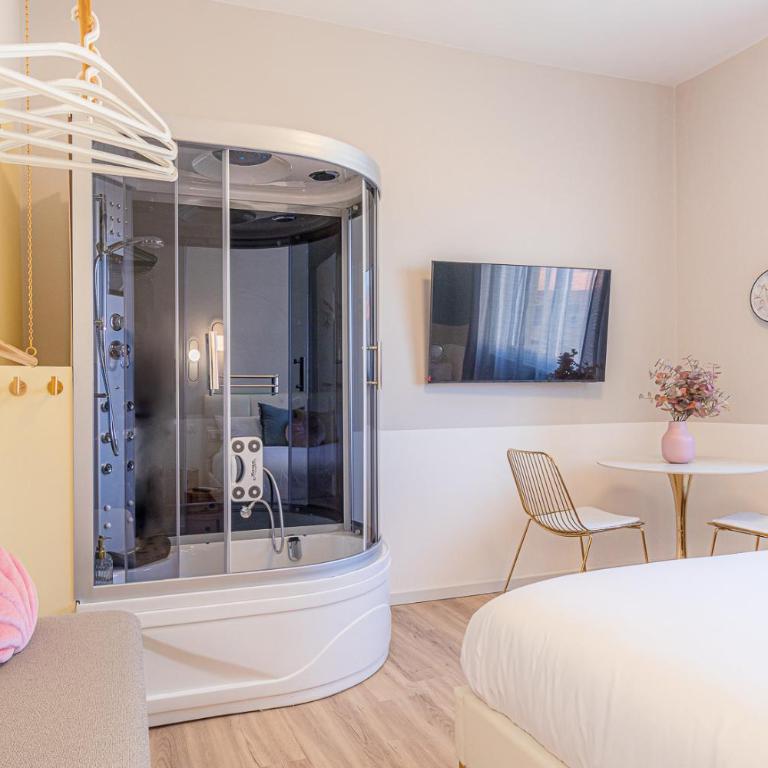 Venus Suite - Romantic Private Spa - Centro Livorno - Appartamento con 1 Camera da Letto - 2