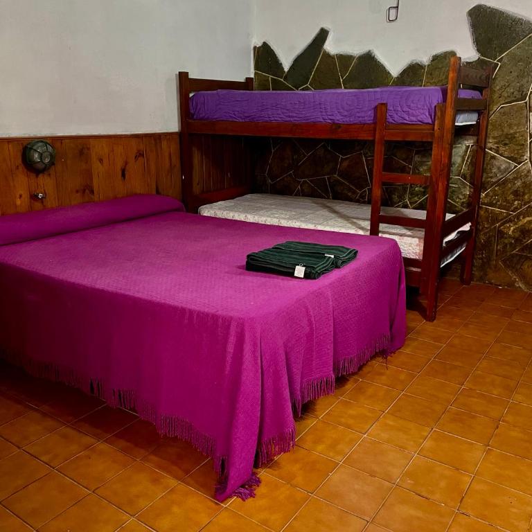Hosteria Rosales - Triple Room with Private Bathroom - 2