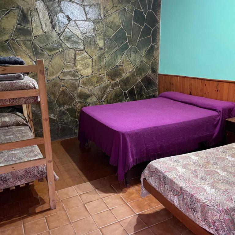 Hosteria Rosales - Quadruple Room with Private Bathroom - 2