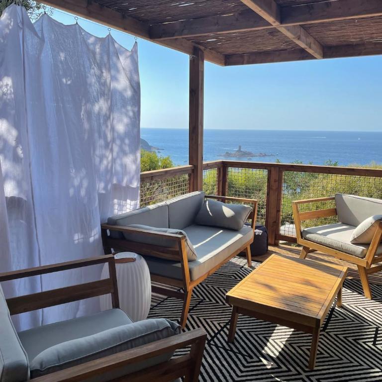 Bungalow vue mer panoramique terrasse - Two-Bedroom Bungalow - 33