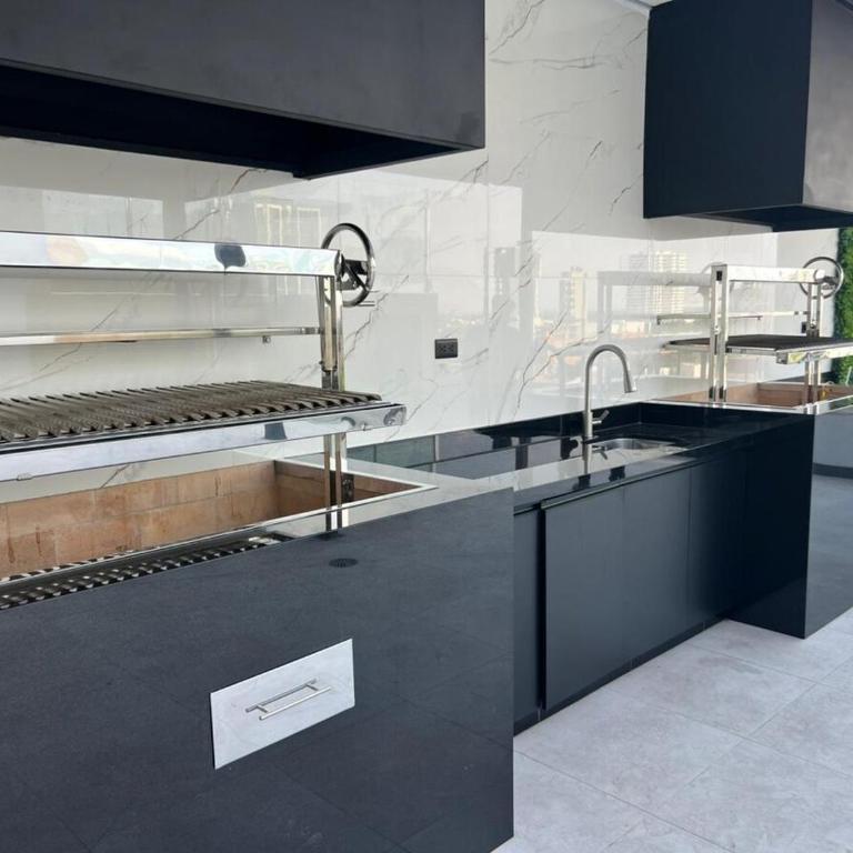 Stylish Studio with Pool and Amazing Views - One-Bedroom Apartment - 8