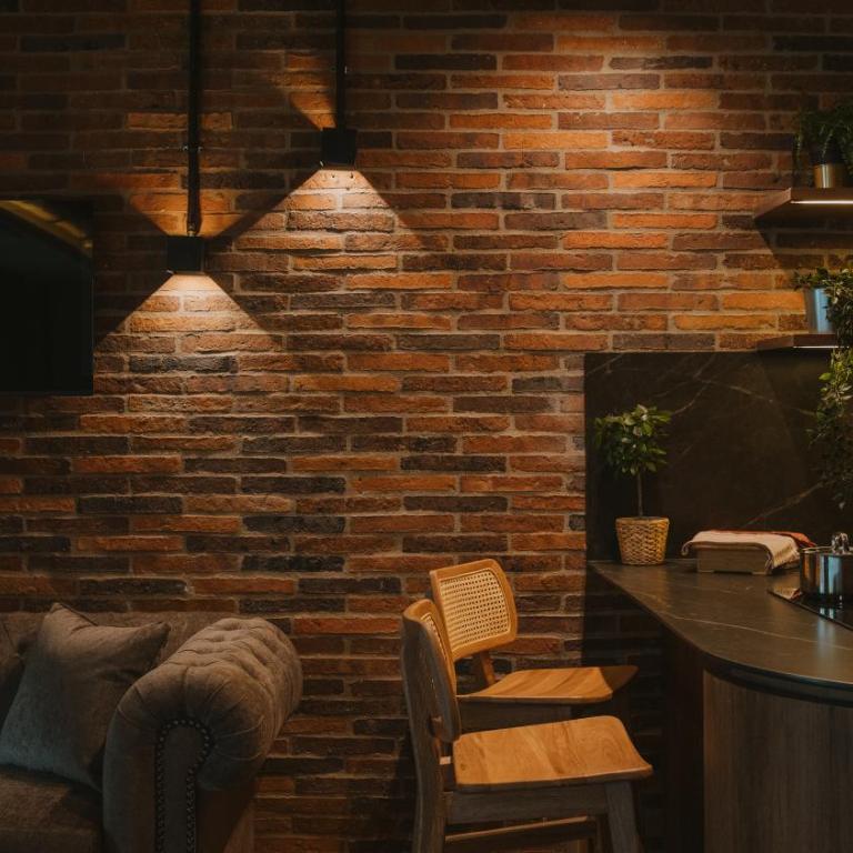 10-36 Dieztreintayseis Short & Long Term Living - Deluxe One-Bedroom Apartment with City View - 8