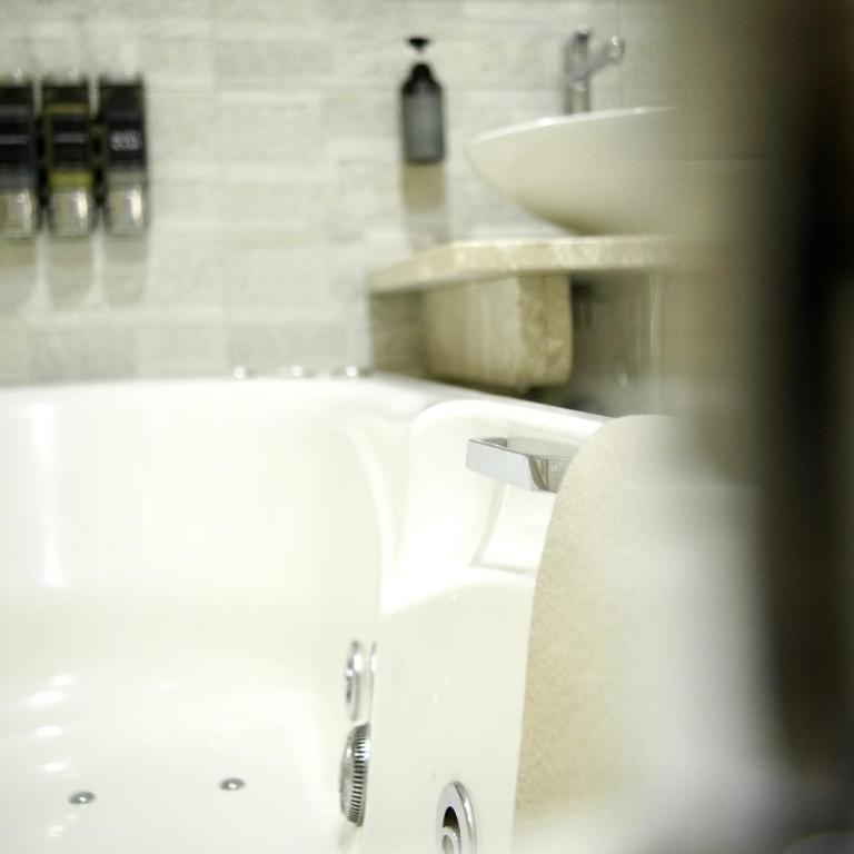 Parthenope Luxury Apartment - Appartamento con 2 Camere da Letto - 32