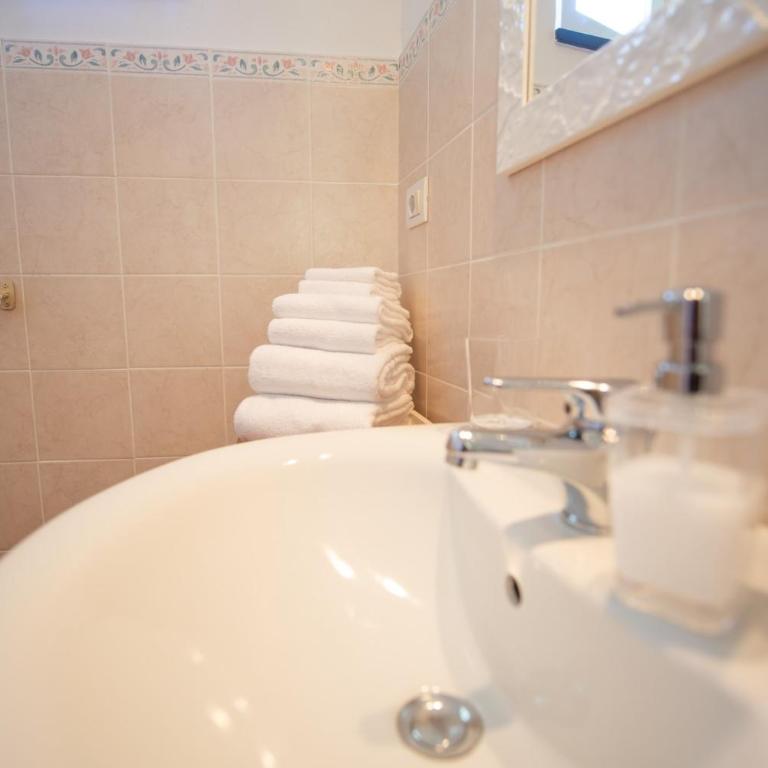 Agriturismo Villa Caterina - Camera Matrimoniale con Bagno Privato - 10