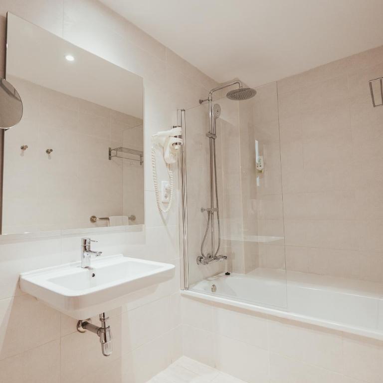 Ramblas Apartments - One-Bedroom Apartment - 38