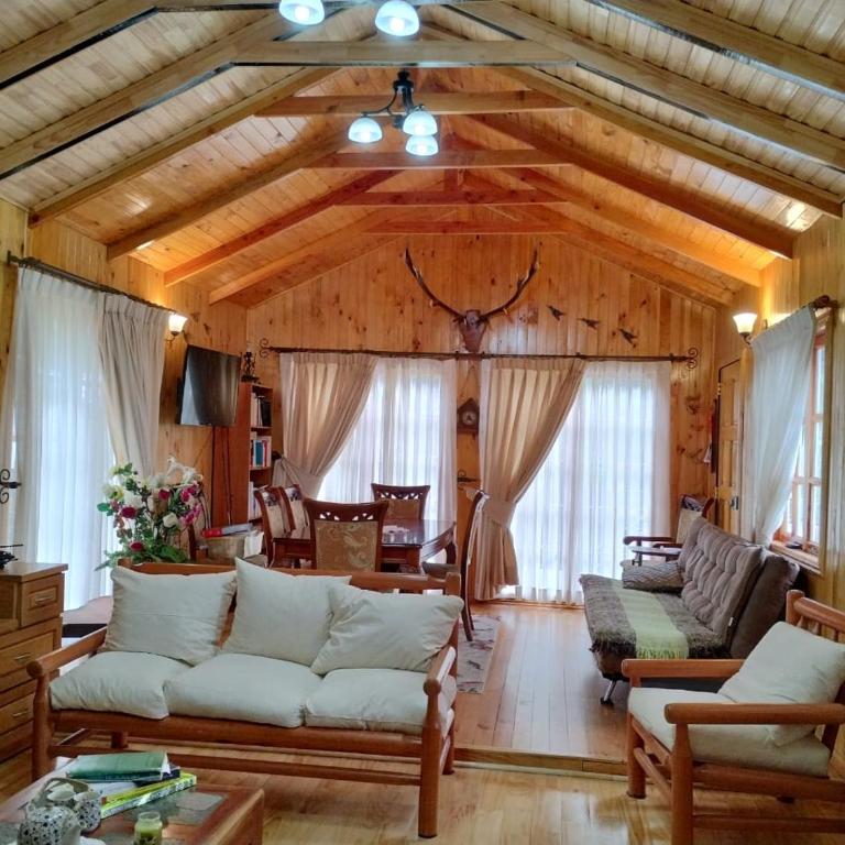 Hospedaje y Cabañas Ensenada Puerto Varas - Casa de 5 dormitorios - 1