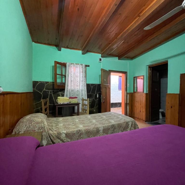 Hosteria Rosales - Quadruple Room with Private Bathroom - 3