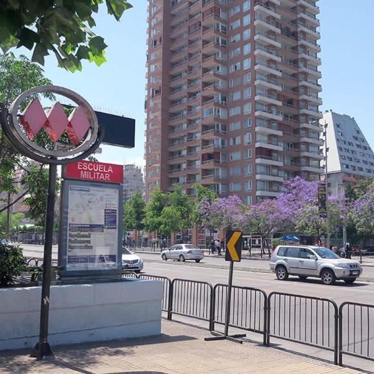 A pasos de Metro Escuela Militar y barrio El Golf - Apartment - 18