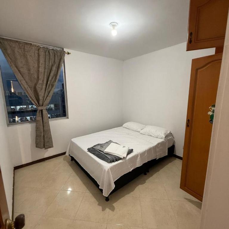 Torrecoral704 - Three-Bedroom Apartment - 4