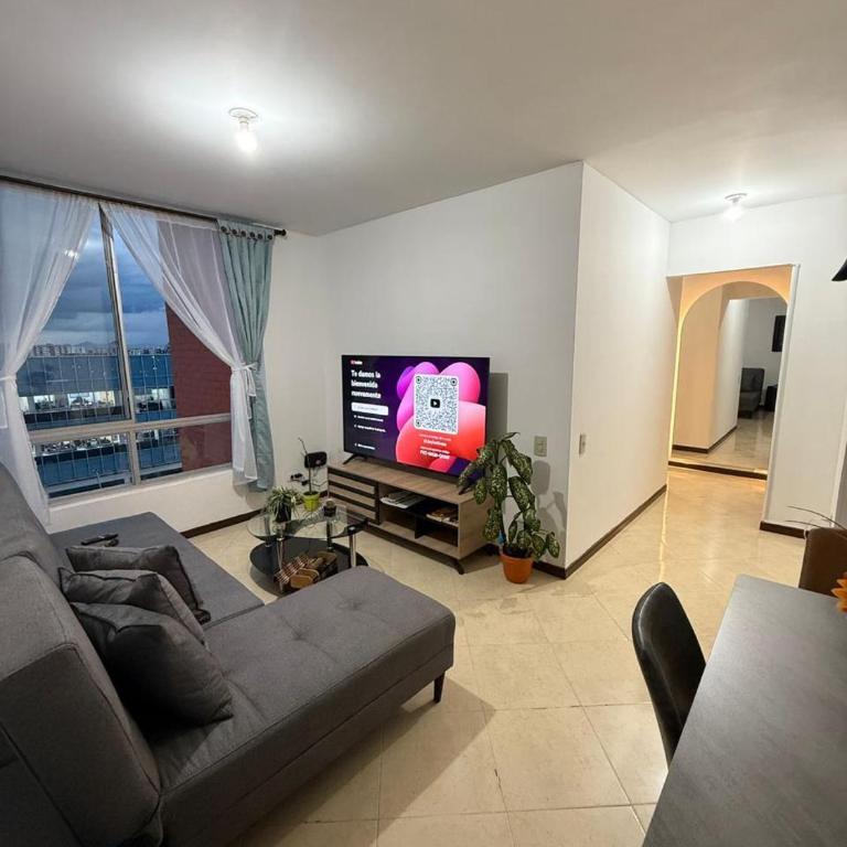 Torrecoral704 - Three-Bedroom Apartment - 6