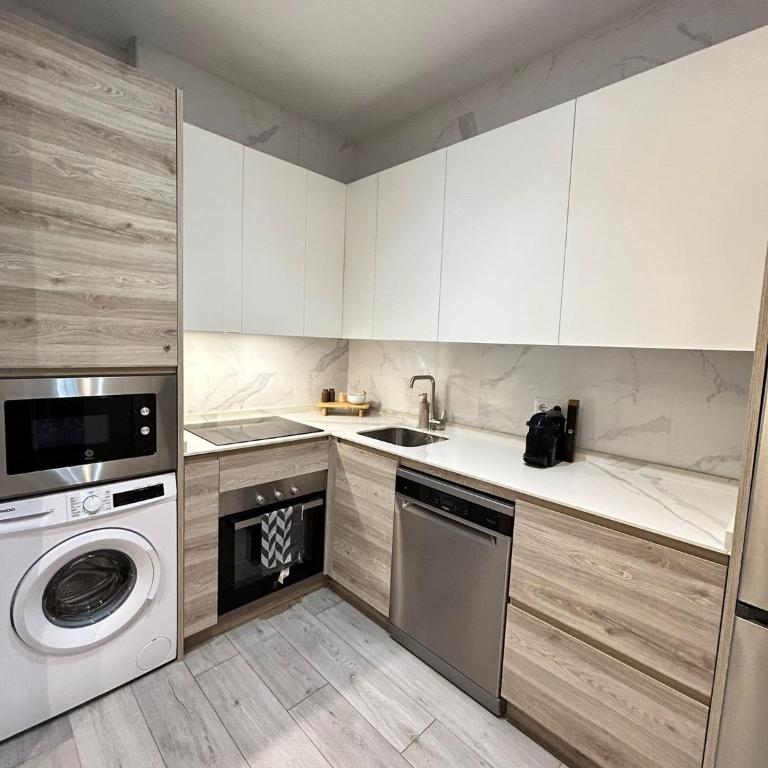 Urban Suites Aluche - Two-Bedroom Apartment - 4