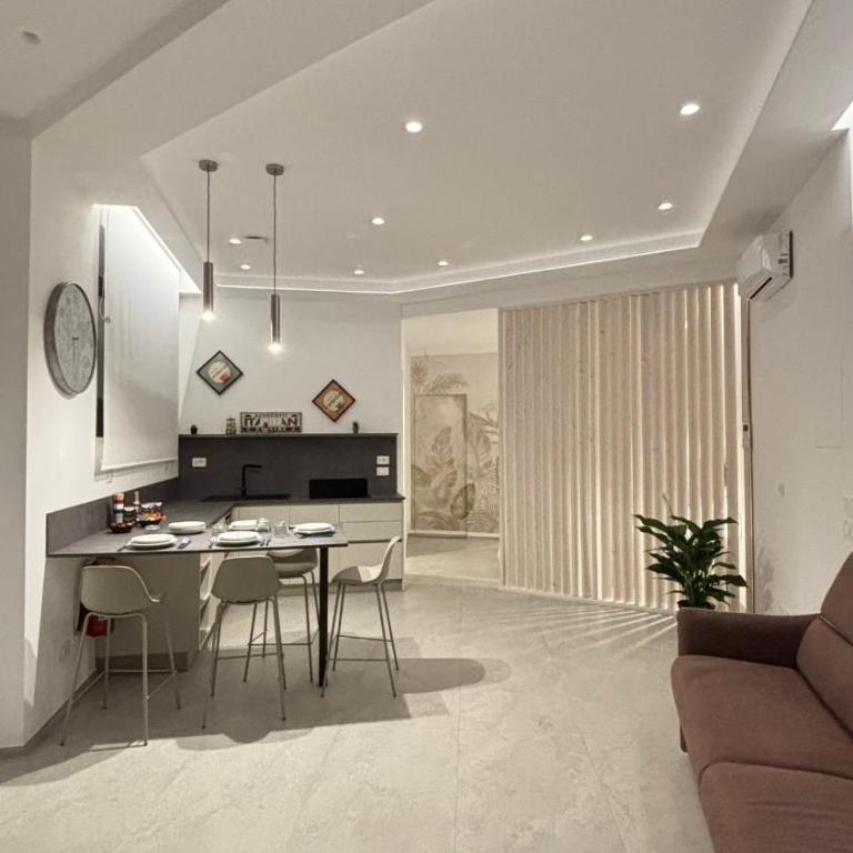 Perlage House -Appartamento in Centro a 200 mt da Porta Camollia a piano terra con entrata indipendente - Parcheggi disponibili - - One-Bedroom Apartment - 1