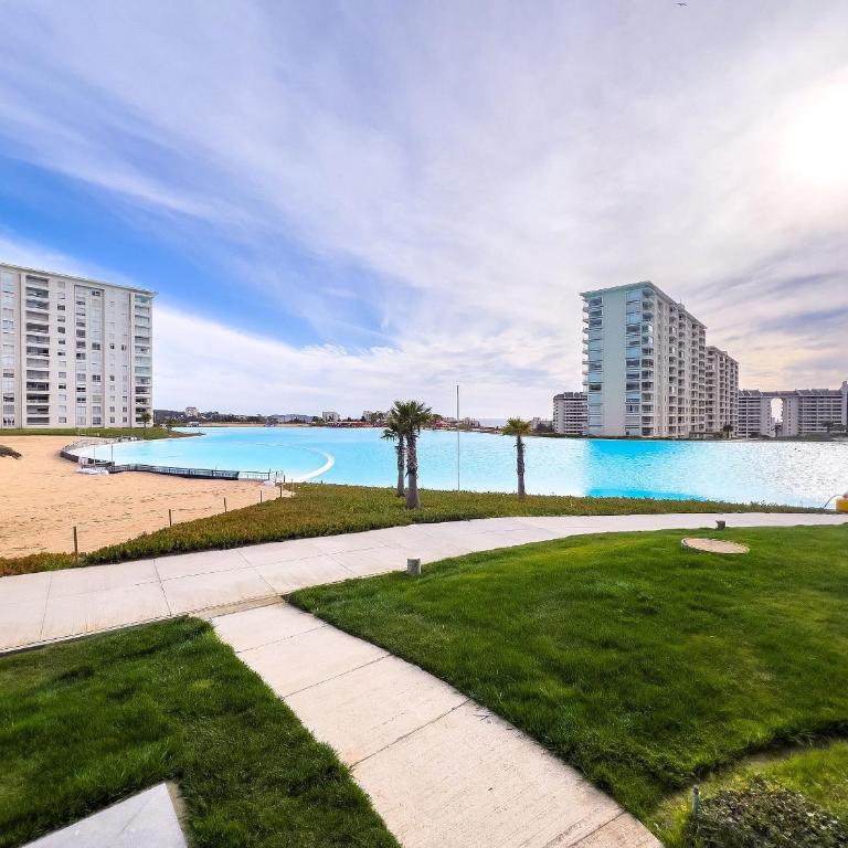 Apt. with private beach, sports courts, jacuzi - Apartment - 1