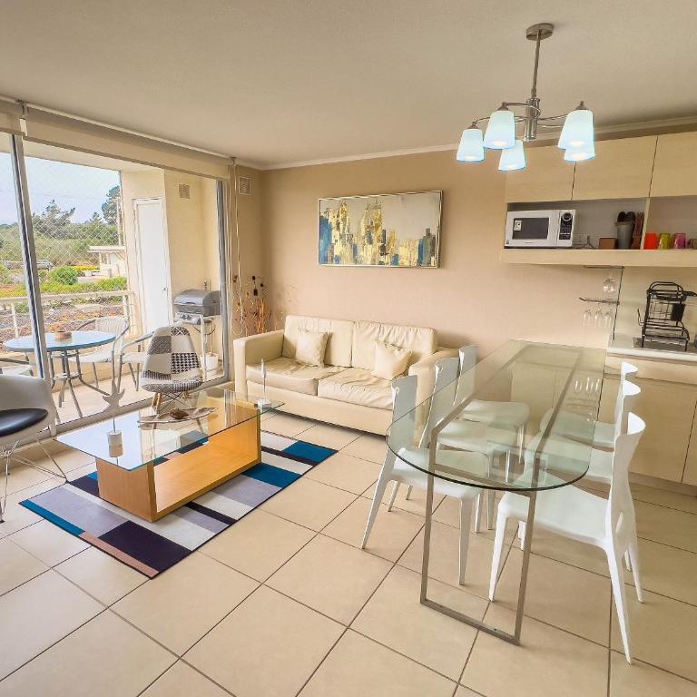 Apt. with private beach, sports courts, jacuzi - Apartment - 5
