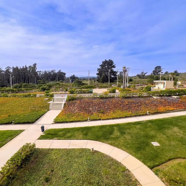 Apt. with private beach, sports courts, jacuzi - Apartment - 21