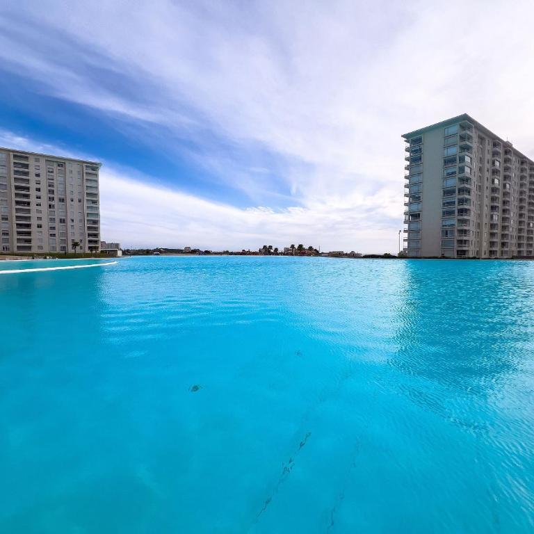 Apt. with private beach, sports courts, jacuzi - Apartment - 24