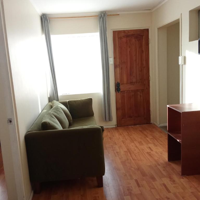 Cómodo y económico departamento en segundo piso - Two-Bedroom Apartment - 10