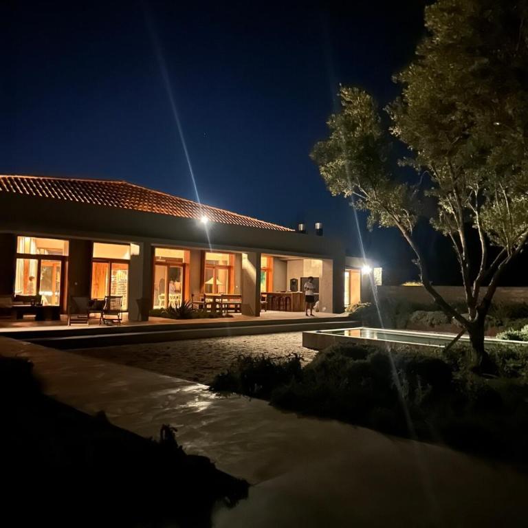 Contemporary design and serenity in Cafayate - Casa de 4 dormitorios - 24