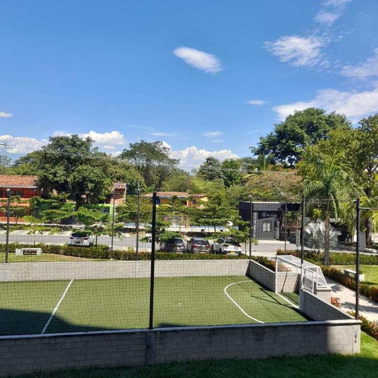 Agradable y confortable apto vacacional en Santa Fé de Antioquia-Colombia dentro de condominio con piscina, tobogán, zonas recreativas, jardines y espectacular vista - Apartamento de 2 dormitorios - 6
