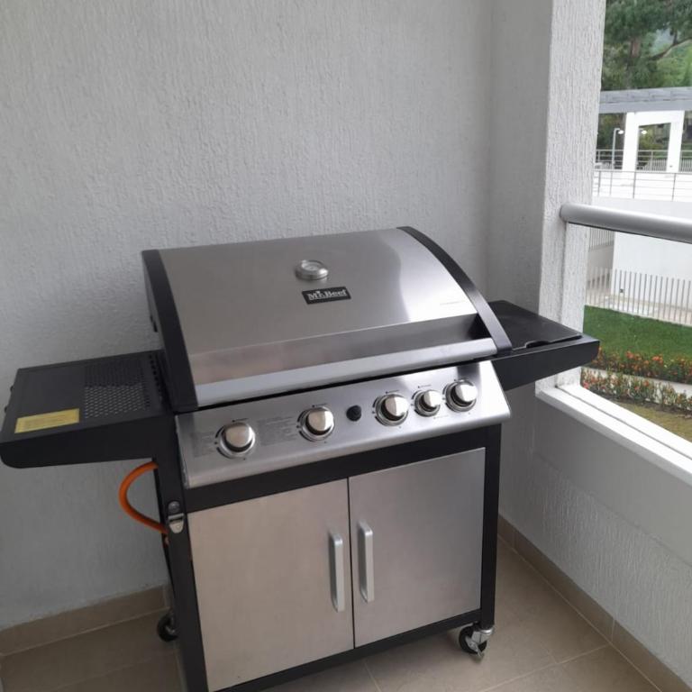 Agradable y confortable apto vacacional en Santa Fé de Antioquia-Colombia dentro de condominio con piscina, tobogán, zonas recreativas, jardines y espectacular vista - Apartamento de 2 dormitorios - 10
