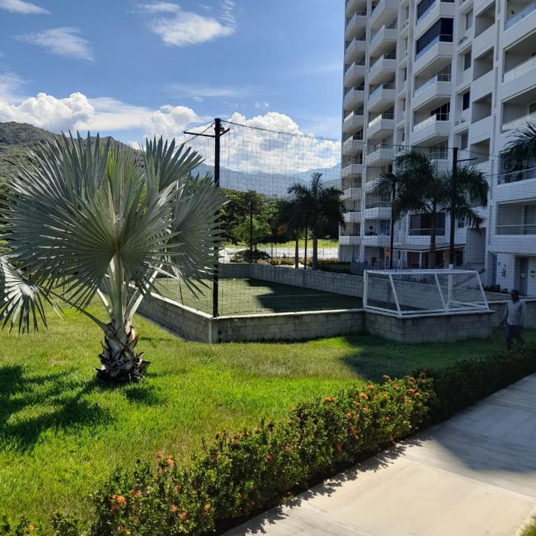 Agradable y confortable apto vacacional en Santa Fé de Antioquia-Colombia dentro de condominio con piscina, tobogán, zonas recreativas, jardines y espectacular vista - Apartamento de 2 dormitorios - 17