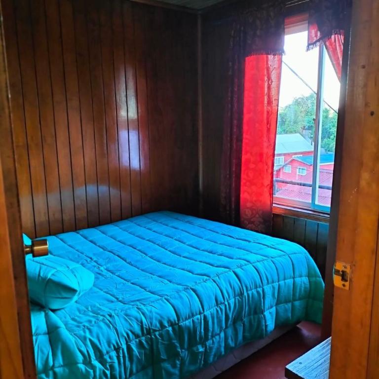 Beautiful wooden cabin, with direct ocean view - Two-Bedroom House - 8