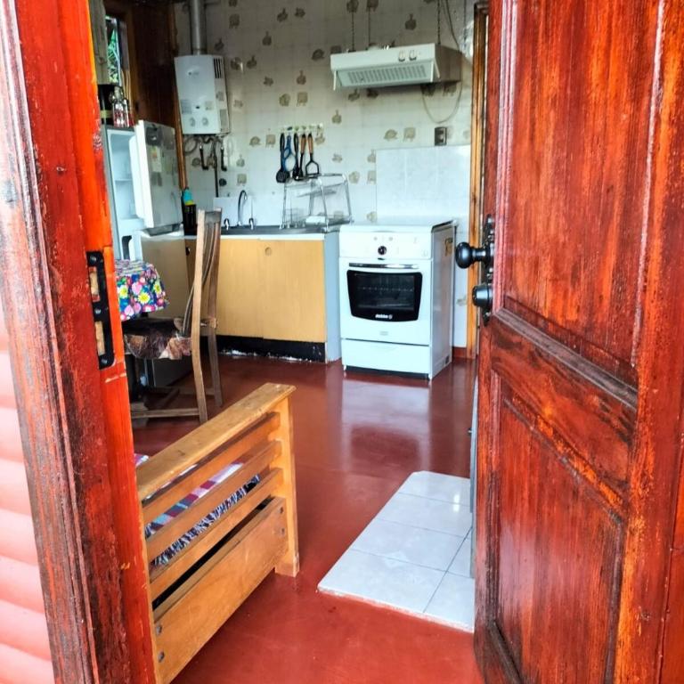 Beautiful wooden cabin, with direct ocean view - Two-Bedroom House - 11