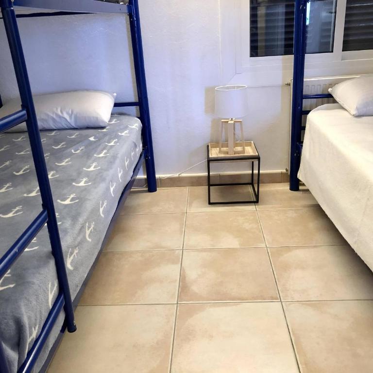 Apartamento en Primera Línea en Roses - Terraza y Garaje - ES-258-168 - Apartment - 16