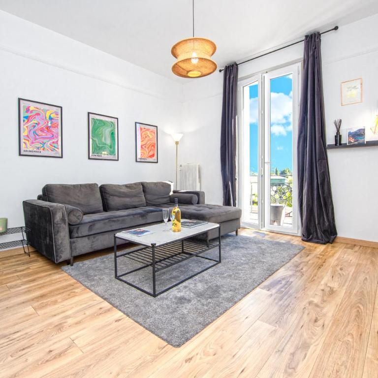 Tout confort au centre-ville et près de la mer - One-Bedroom Apartment - 1