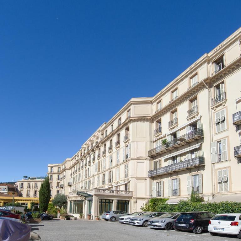 Tout confort au centre-ville et près de la mer - One-Bedroom Apartment - 16