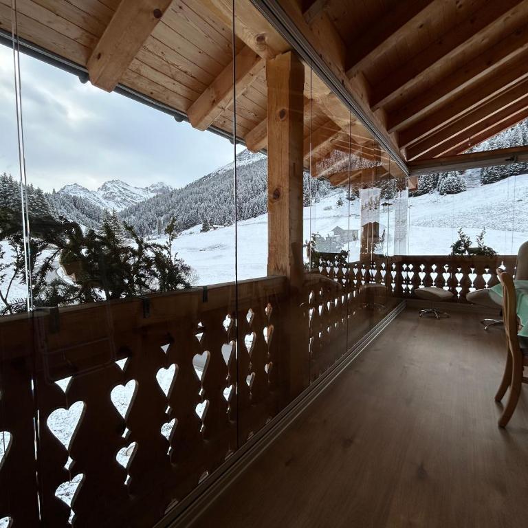 Sertig Ferienwohnung - Apartment mit Blick auf die Berge - 50