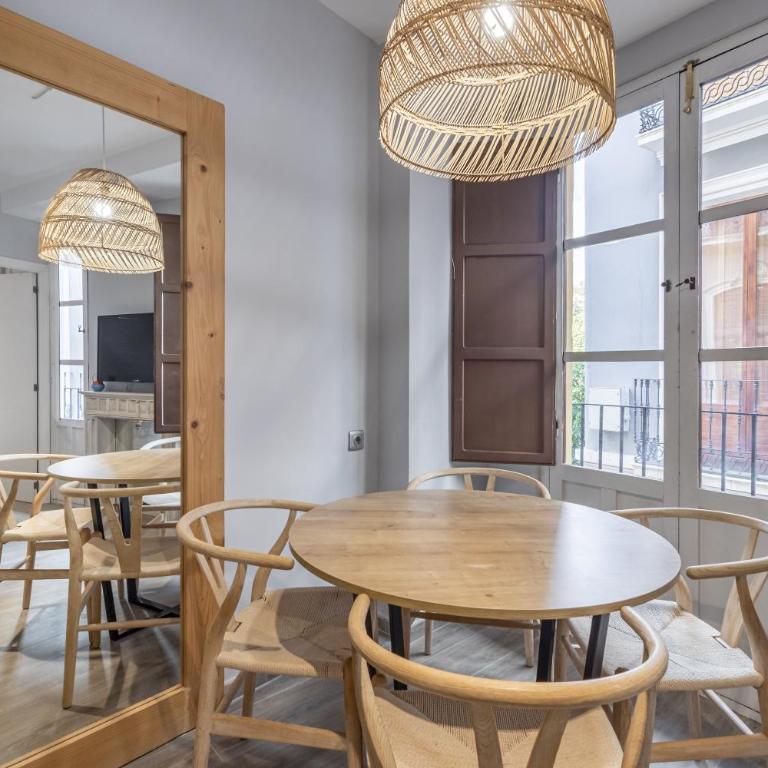 Apartamento de lujo junto a la Catedral - Three-Bedroom Apartment - 7
