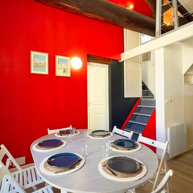 Vieljeux, atypique, central, 5 min du port - Apartment - 13