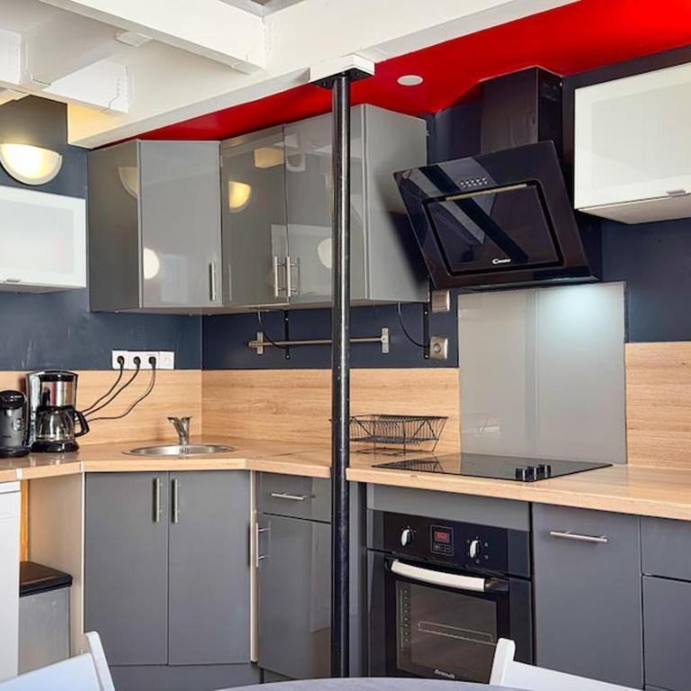 Vieljeux, atypique, central, 5 min du port - Apartment - 12