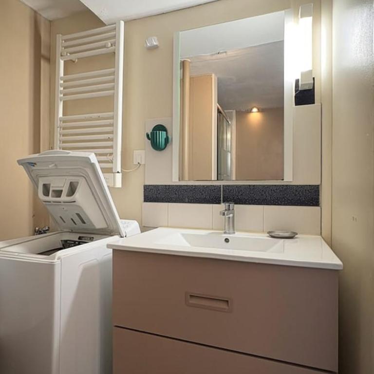 Vieljeux, atypique, central, 5 min du port - Apartment - 30