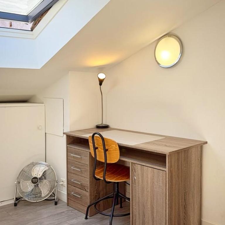 Vieljeux, atypique, central, 5 min du port - Apartment - 27
