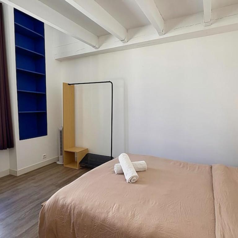 Vieljeux, atypique, central, 5 min du port - Apartment - 21