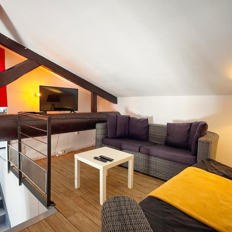 Vieljeux, atypique, central, 5 min du port - Apartment - 1