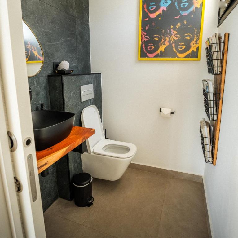 Casa Horizon Heated Pool Villa with Volcano Sunset Views, Lajares - Villa - 49