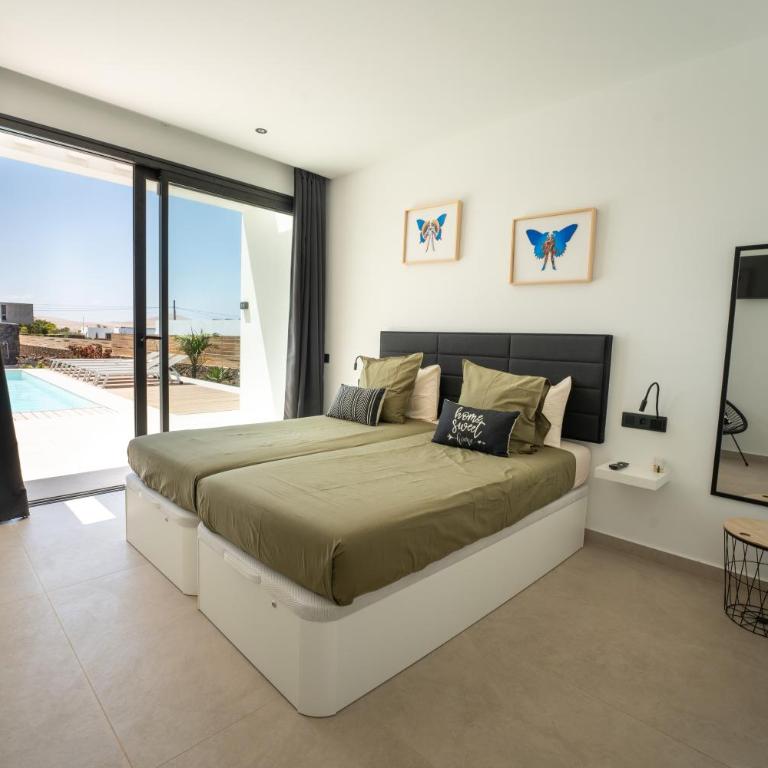 Casa Horizon Heated Pool Villa with Volcano Sunset Views, Lajares - Villa - 51