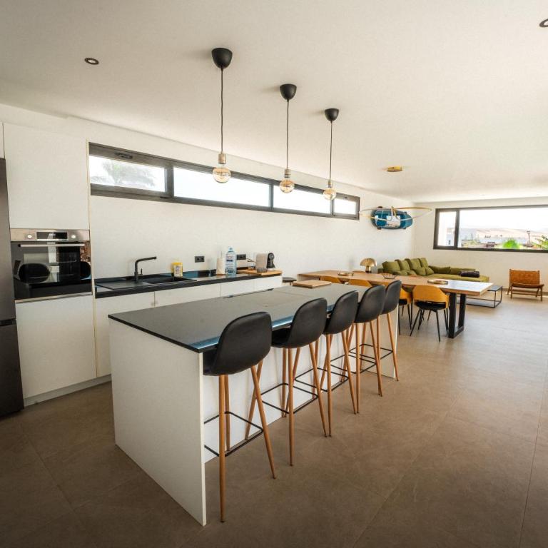 Casa Horizon Heated Pool Villa with Volcano Sunset Views, Lajares - Villa - 21